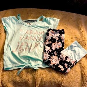 🔹 4 for $30 Girls RBX Athletic Set, girls size medium